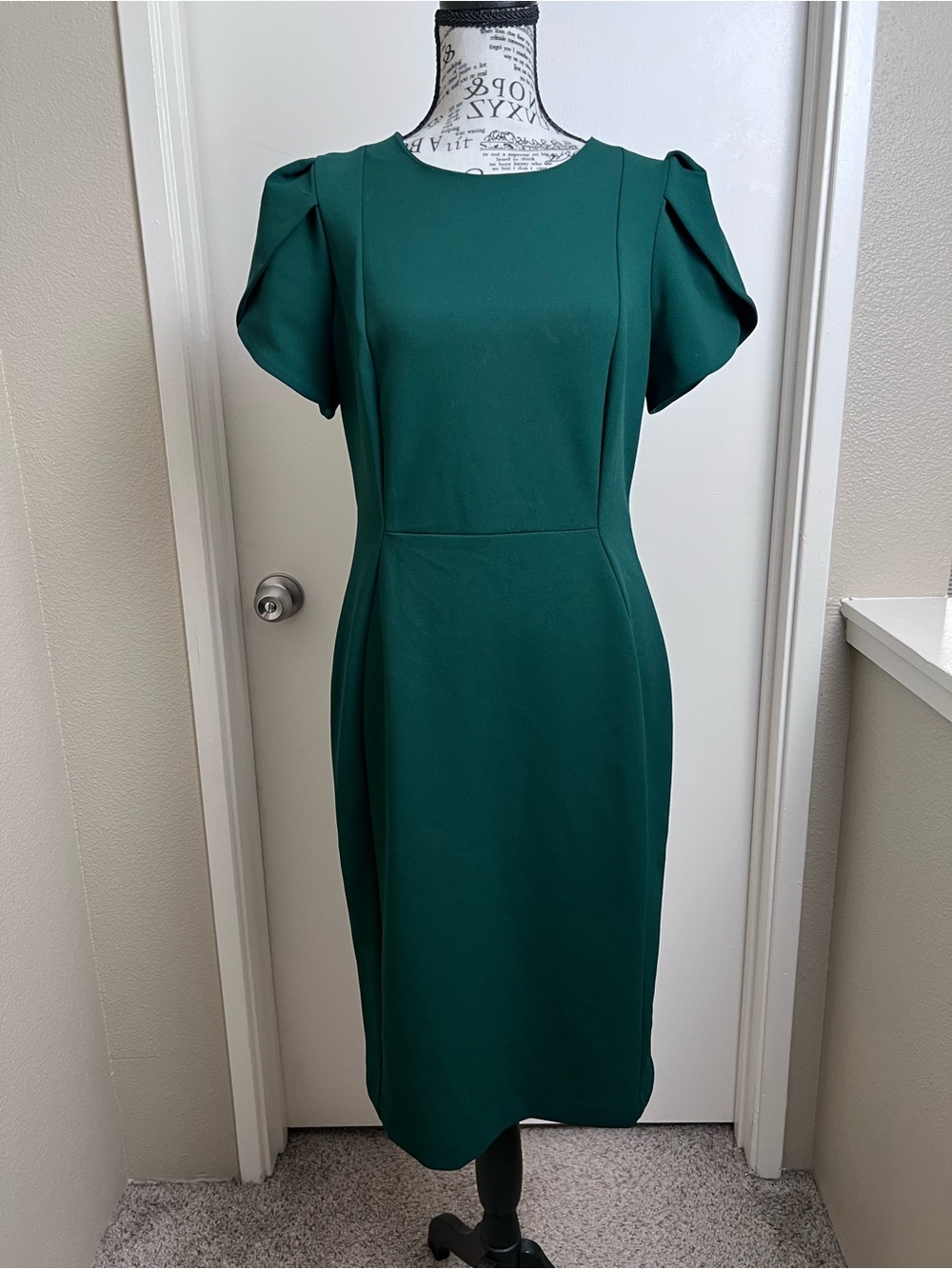 Calvin Klein Emerald Green Tulip Sleeve Sheath Dress Size 8